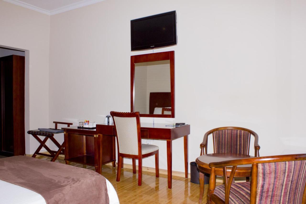 Icon Hotel Chingola Cameră foto